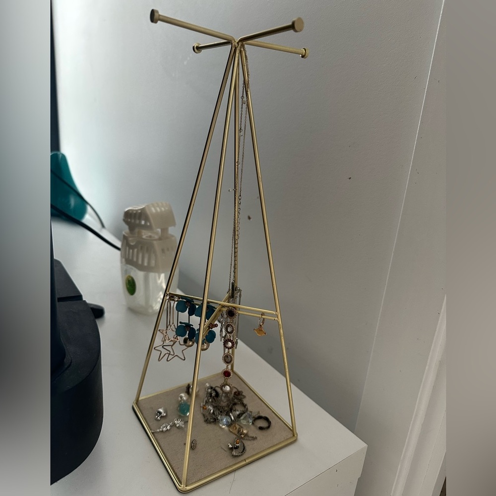 Jewelry holder